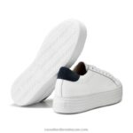 ⁦حذاء رياضي ساتورن فلاتفورم 8840R72 أبيض نحيف Russell And Bromley⁩ - الصورة ⁦4⁩