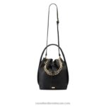 ⁦حقيبة دلو بسلسلة أيقونية 8840R748 أسودRussell And Bromley⁩ - الصورة ⁦3⁩
