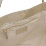 ⁦رمز سلسلة شرق / غرب انتزاع حقيبة 8840R677 ذهبRussell And Bromley⁩ - الصورة ⁦3⁩