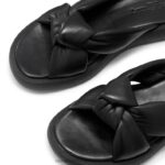 ⁦صندل بغل عقدة دالاس 8840R400 أسود نحيف Russell And Bromley⁩ - الصورة ⁦4⁩