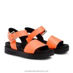 ⁦صندل بوسطن رياضي فلاتفورم 8840R387 البرتقالي نحيف Russell And Bromley⁩ - الصورة ⁦2⁩