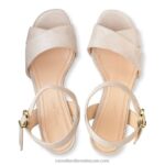 ⁦صندل ذو نعل سميك كلاسيكي 8840R97 معدني نحيف Russell And Bromley⁩ - الصورة ⁦3⁩