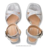 ⁦صندل ذو نعل سميك groovybaby 8840R95 معدني نحيف Russell And Bromley⁩ - الصورة ⁦3⁩