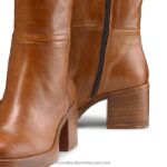 ⁦غاوتشو حذاء طويل بكعب عريض للركبة 8840R341 بني نحيف Russell And Bromley⁩ - الصورة ⁦4⁩