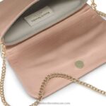 ⁦كيتي مخلب حجر الراين مخلب 8840R767 احمر خدودRussell And Bromley⁩ - الصورة ⁦4⁩