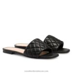 ⁦quiltmule مبطن بغل مسطح 8840R411 أسود نحيف Russell And Bromley⁩ - الصورة ⁦2⁩